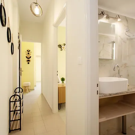 Kostas River 2-bedroom House شقة *