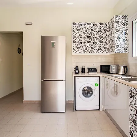 Kostas River 2-bedroom House شقة *